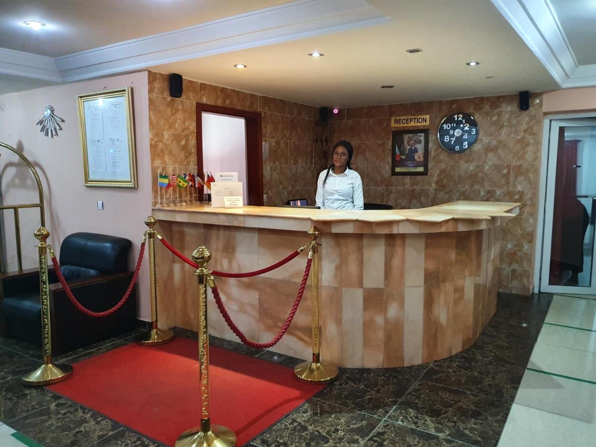 ליברוויל Hotel Imperial מראה חיצוני תמונה